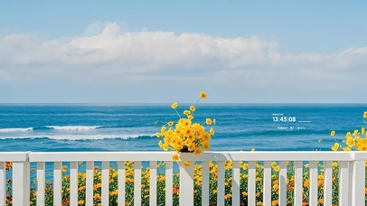 海边木栏鲜花