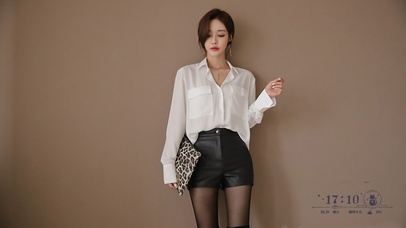 短裤黑丝小姐姐