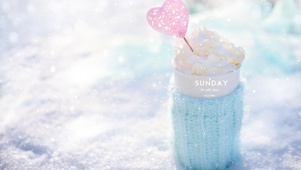 唯美冬天雪地冰淇淋