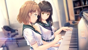 弹钢琴的少女