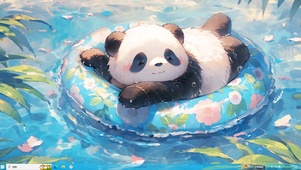 玩水的调皮小熊猫