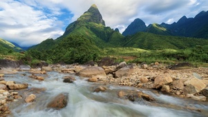 山间小溪
