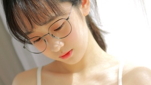 眼镜美女