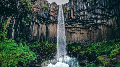 山间流水