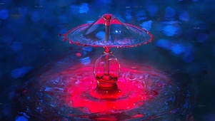 雨中孤伞