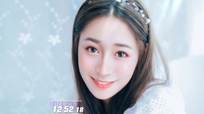 笑容很甜的美女