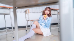 教室里的美女