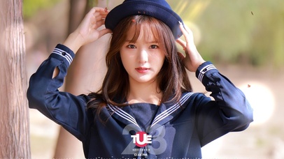 清纯水手服女孩