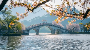 湖中石桥