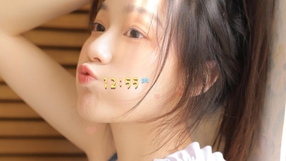 嘟嘟嘴清纯美女