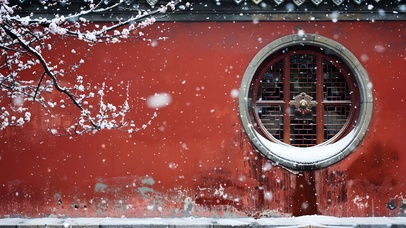 红墙白雪