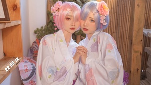双胞胎少女