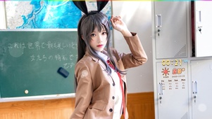 清纯兔耳朵制服美女