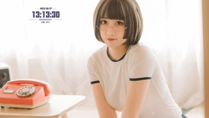 高清性感短发制服美女