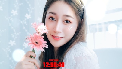 收到鲜花的清纯美女