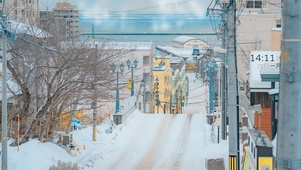 唯美治愈日系下雪天街道