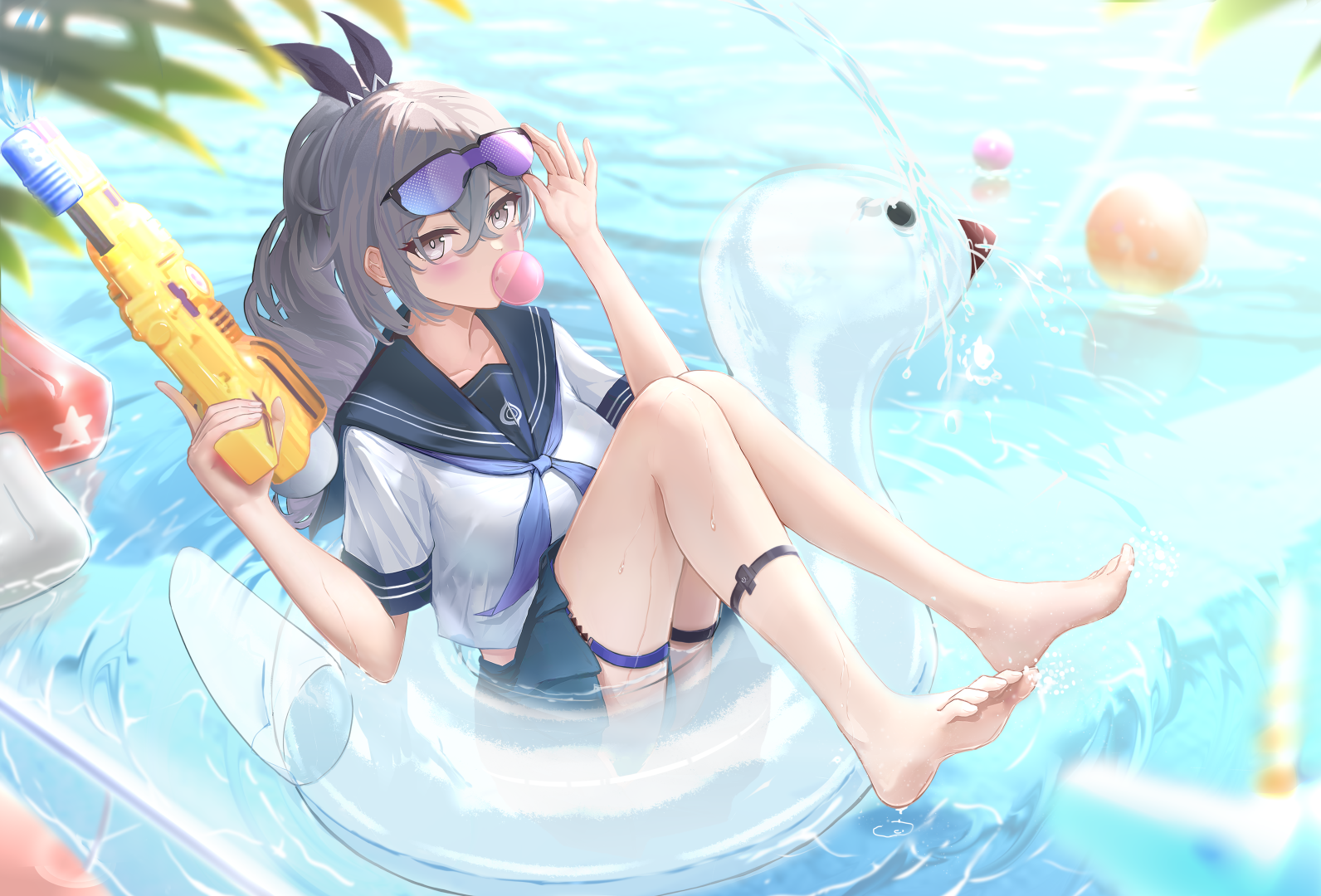 水手服少女坐在透明天鹅浮圈上，手持水枪在泳池戏水，周围漂浮彩球树叶做前景。