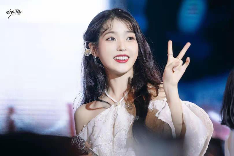 IU