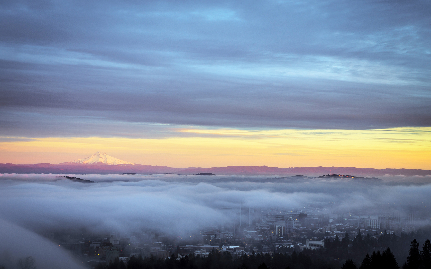 68m上传时间:2022-06-17壁纸标签:风景治愈美景美景黄昏摄影壁纸封面