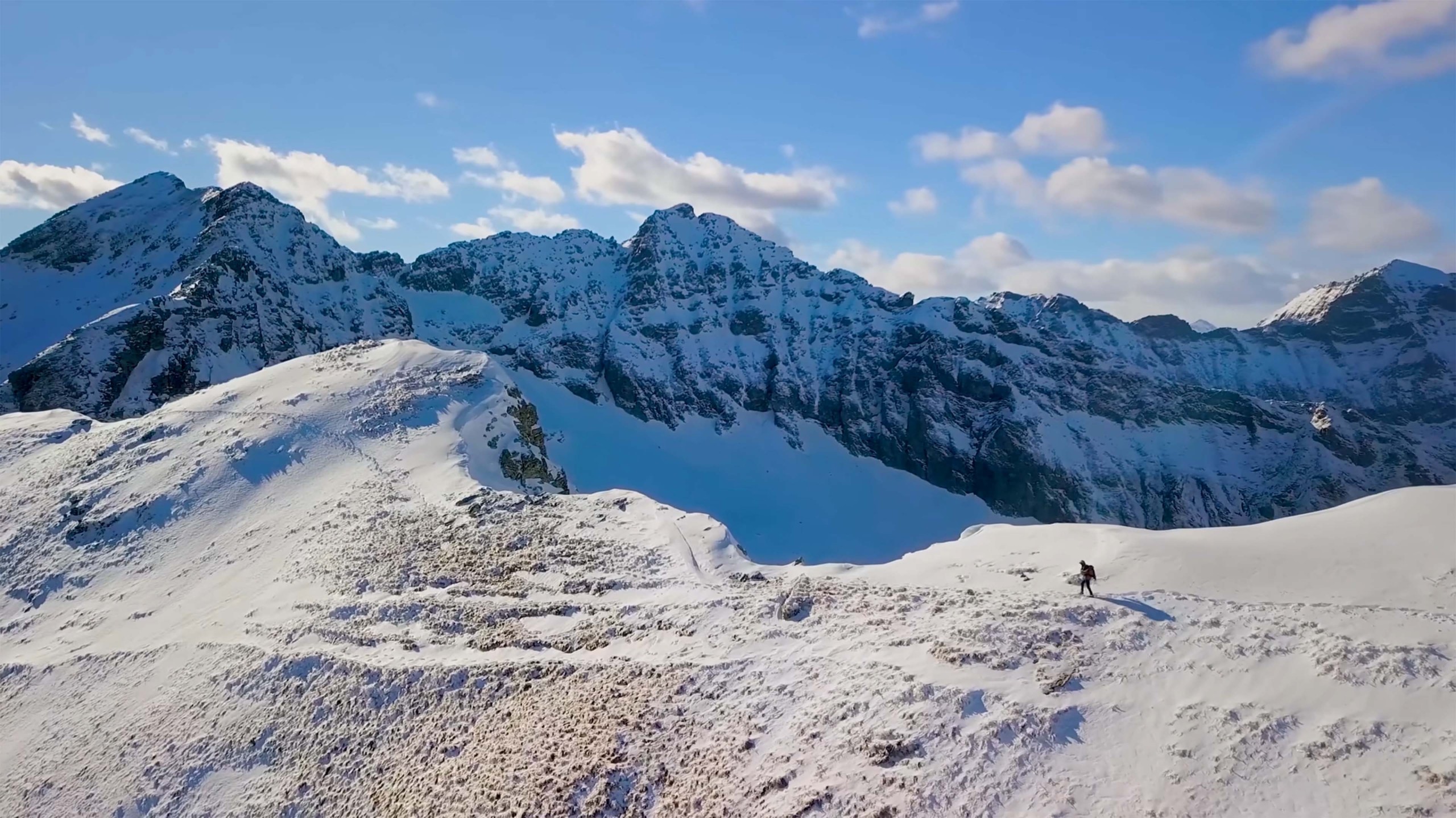 阳光雪山