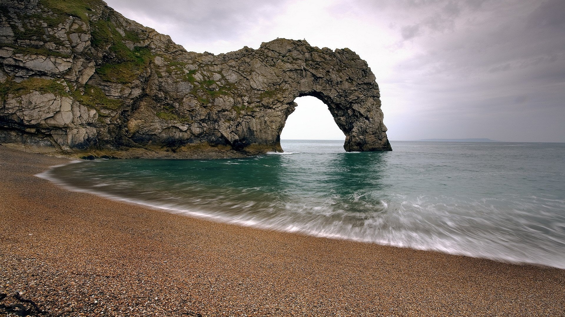 美丽大海壁纸是一款电脑壁纸,属于小清新分类