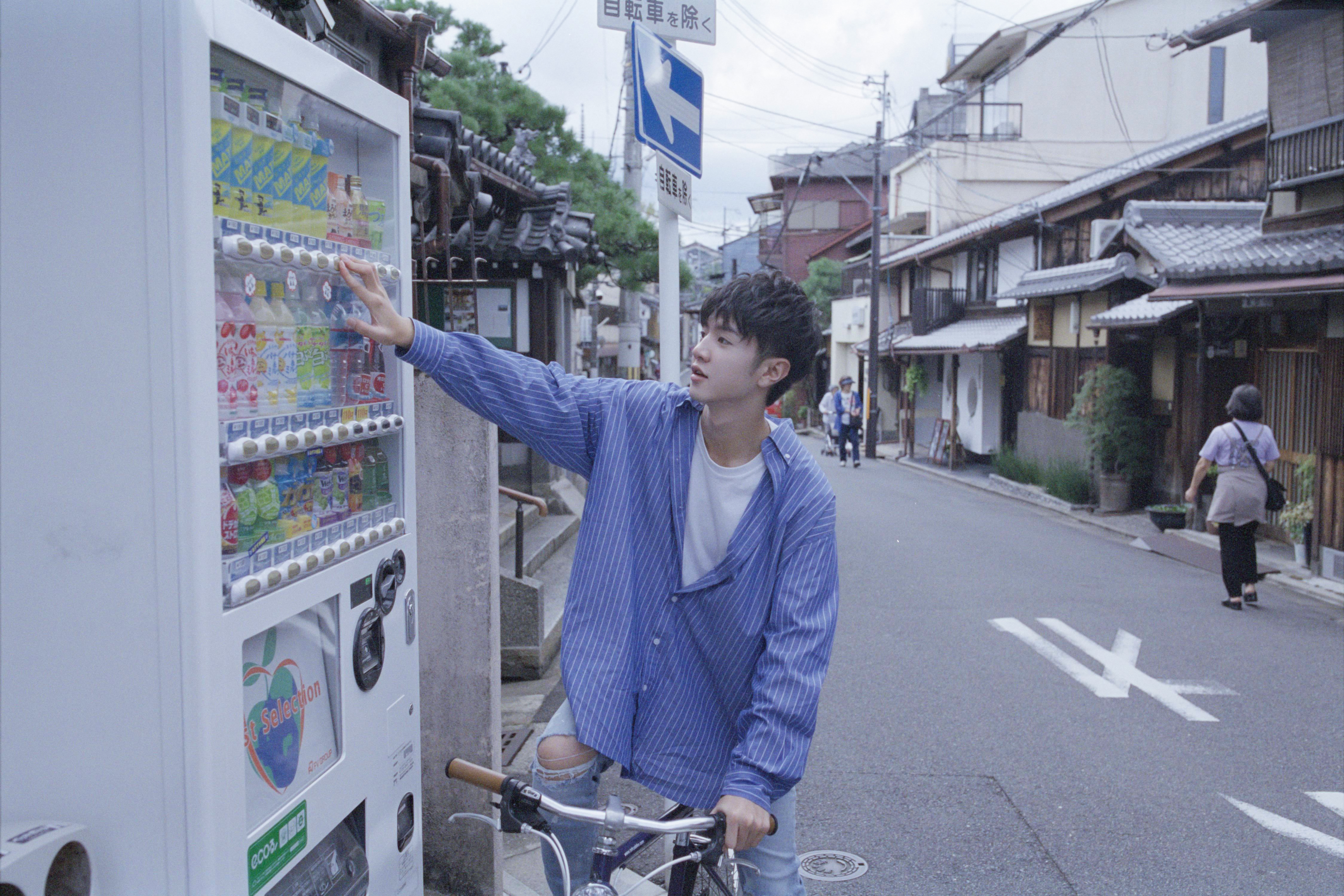 19m上传时间:2021-05-11壁纸标签:4k壁纸封面图陈哲远壁纸于2021-05