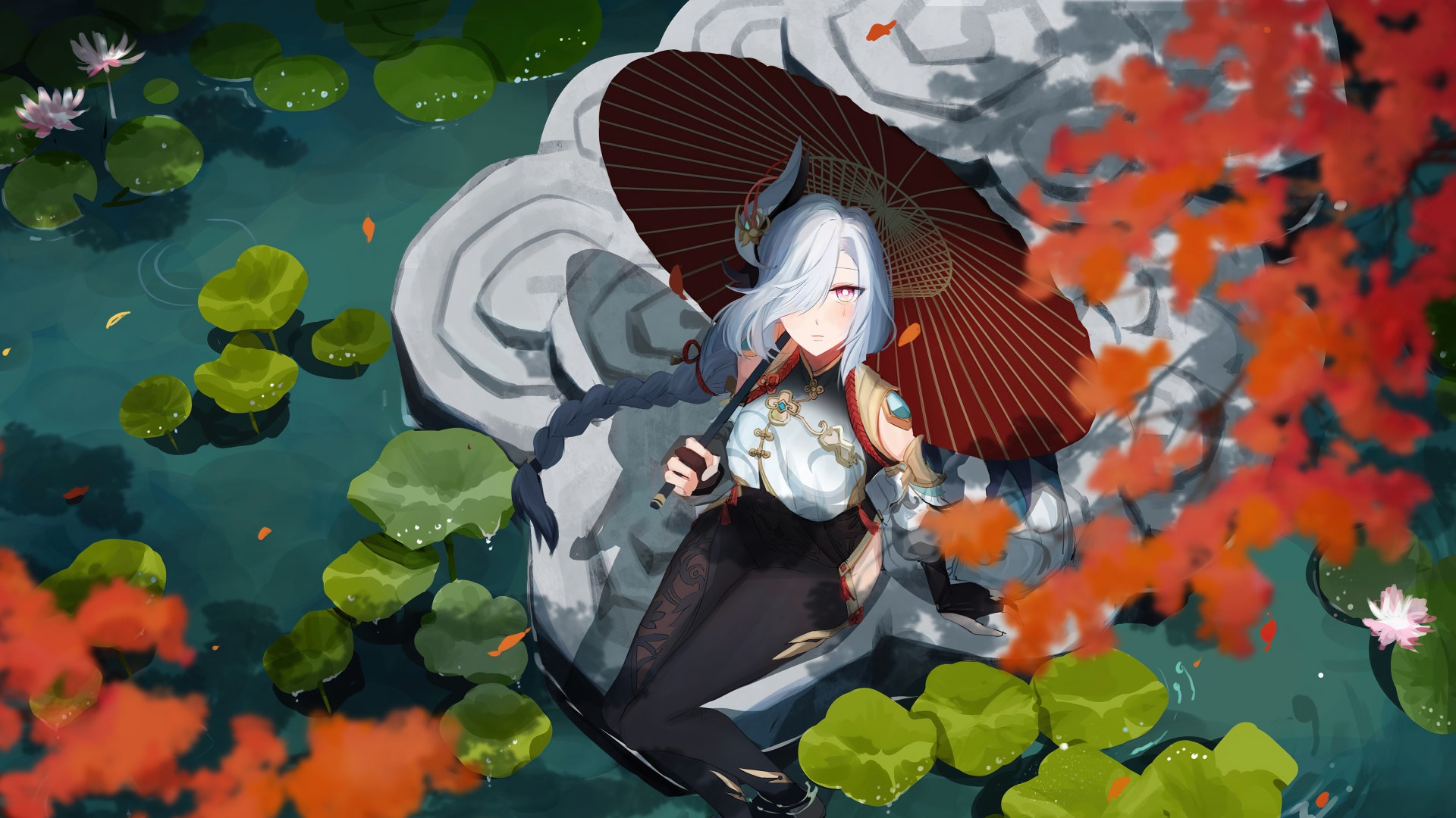 二次元国风插画，申鹤手持酒红色油纸伞倚靠在池边祥云纹石雕上，身处青绿色荷塘水景旁，身侧有红色枫树枝叶，搭配银白长发与红灰配色古风服饰。