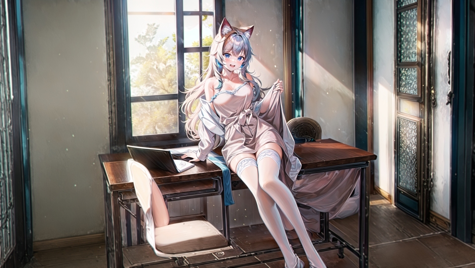 窗口坐着的美女
