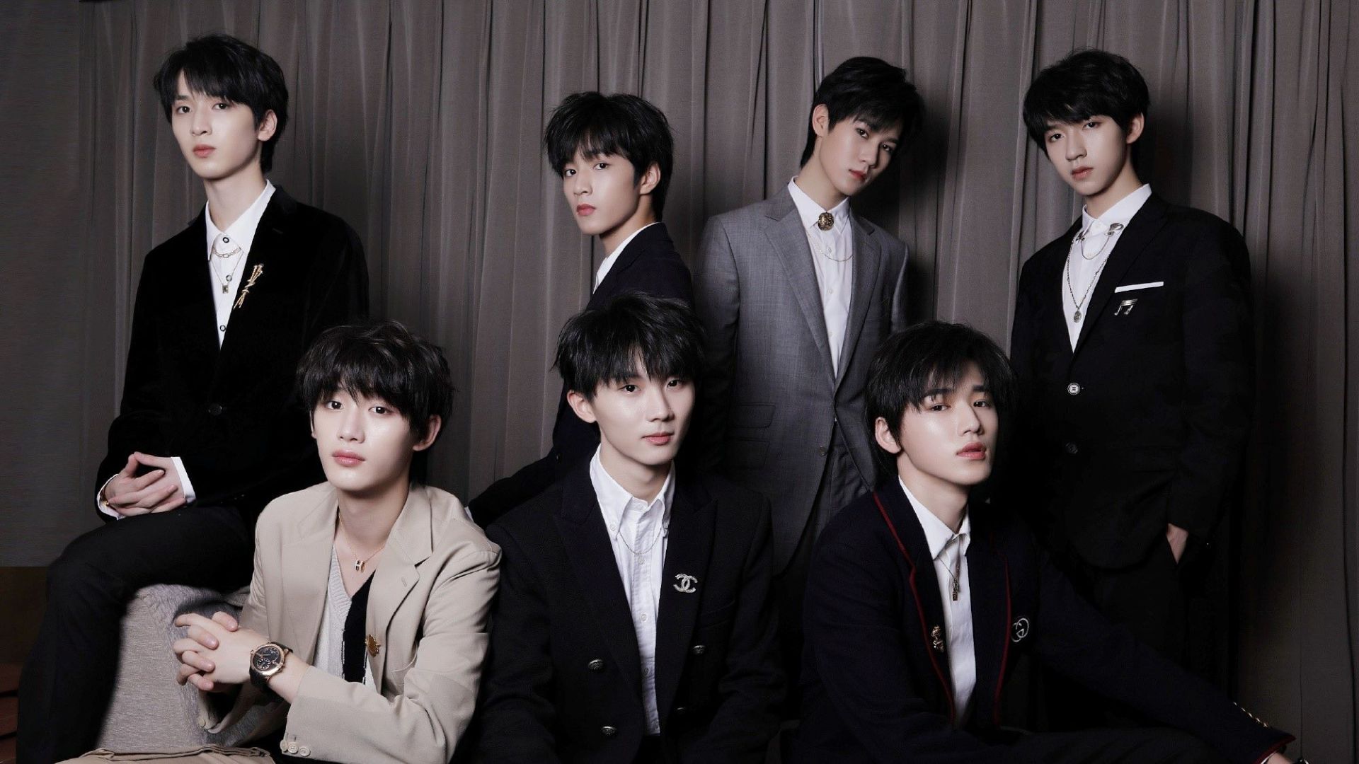 44m上传时间:2021-08-20壁纸标签:tnt#时代少年团壁纸壁纸封面图炸人