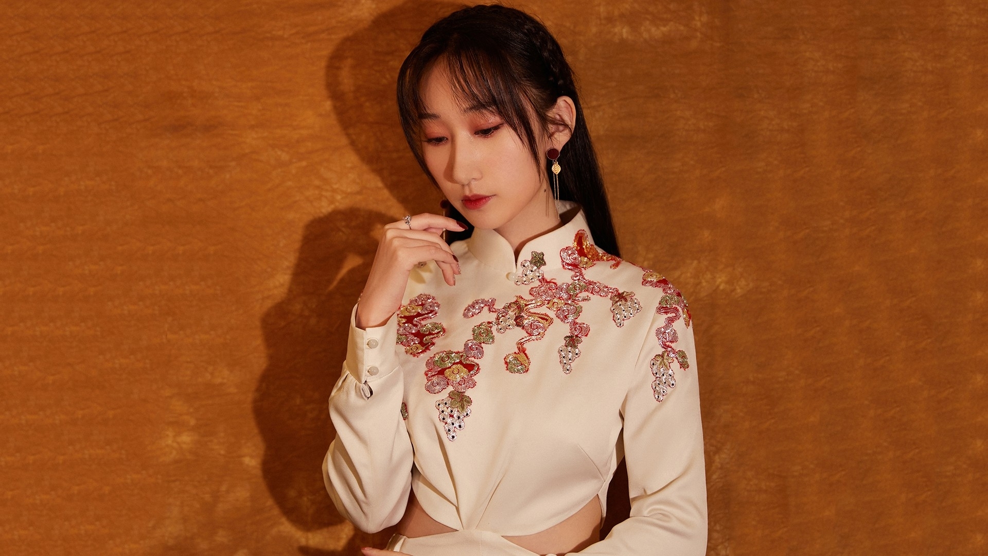 86m上传时间:2021-05-26壁纸标签:美女 性感壁纸封面图等什么君壁纸于