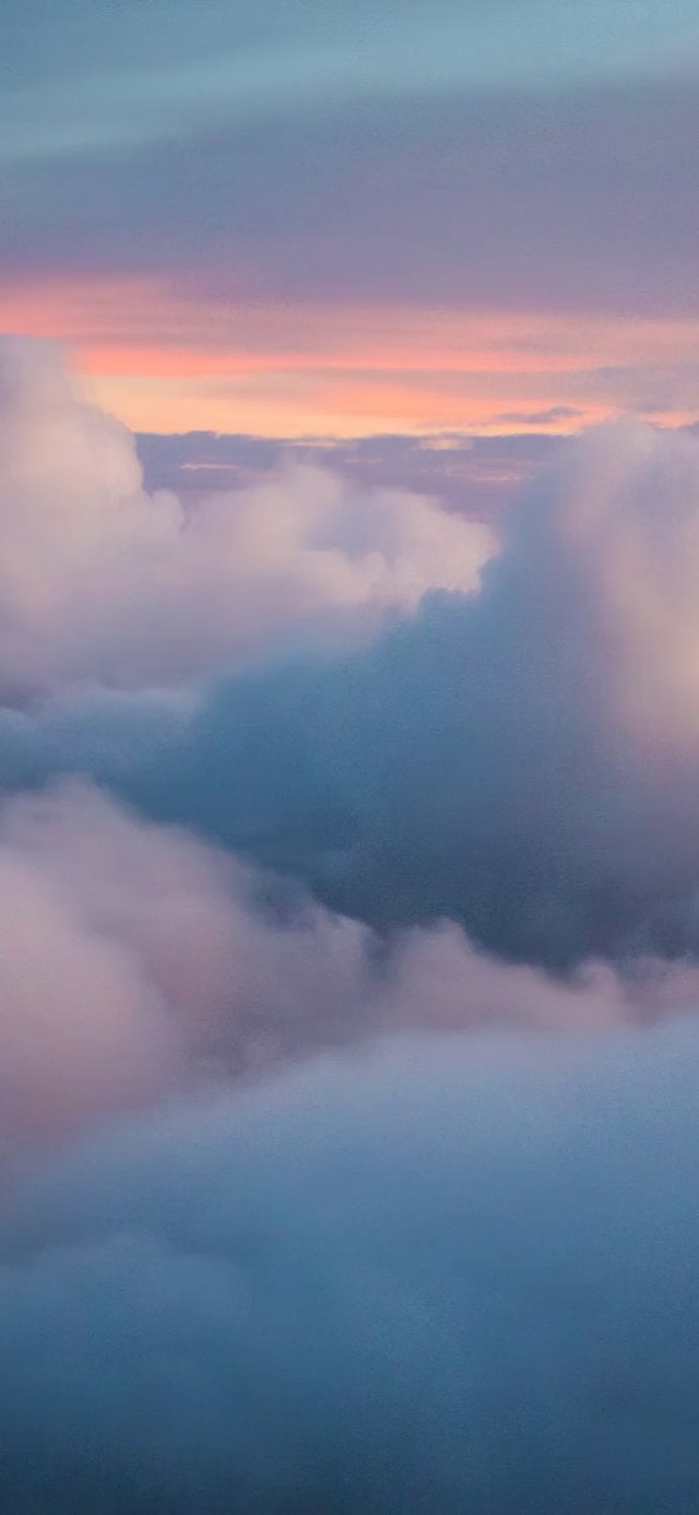 夕阳下的云卷云舒