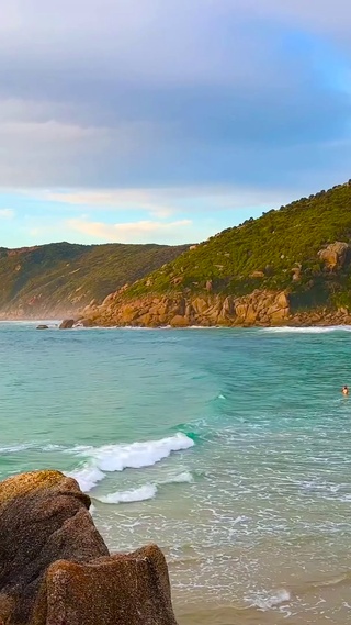 唯美高山海岸海浪