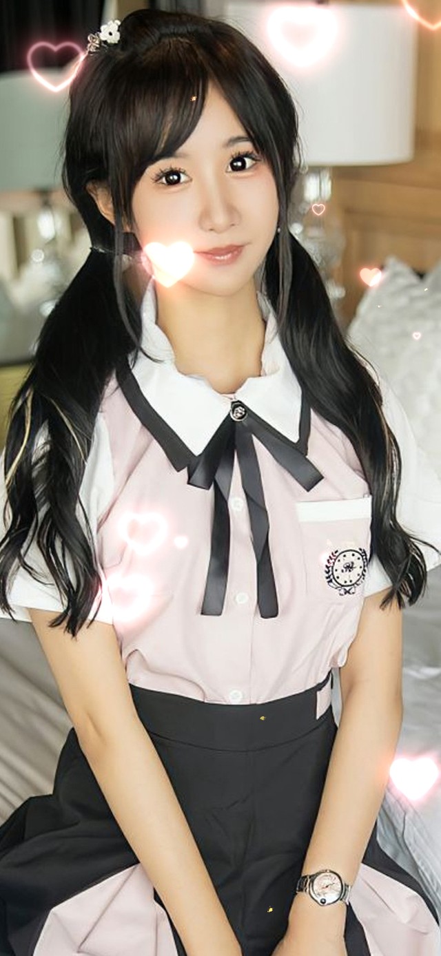 清纯制服双马尾学妹