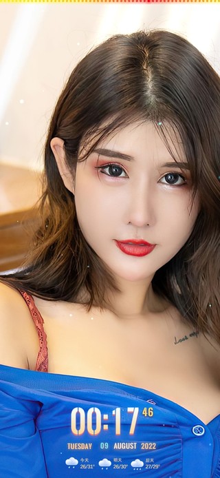 清纯长发蓝裙美女