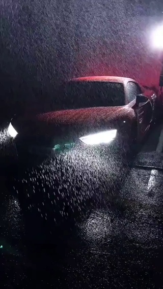 雨中车