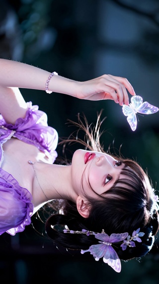 紫衣少女
