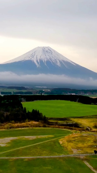 清晨的富士山航拍