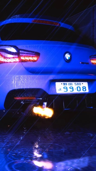 雨中汽车