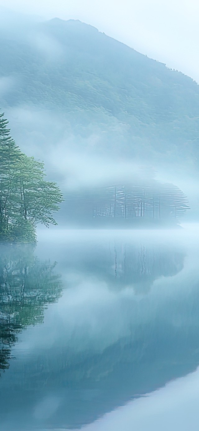 绿色护眼晨雾湖畔