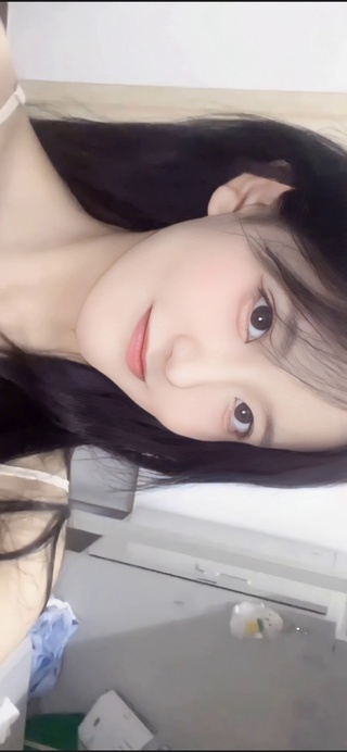 清纯甜美姐姐甜蜜的吻