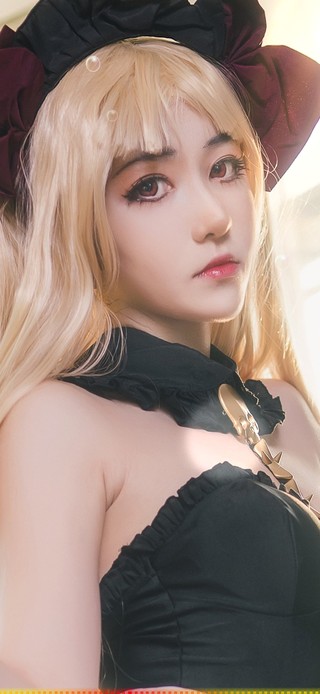 4K黑裙美少女