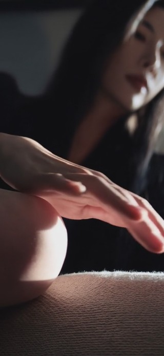 芙蓉如面柳如眉，对此如何不泪垂