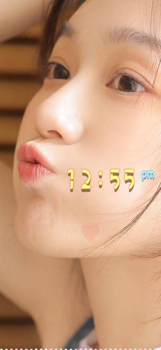 嘟嘟嘴清纯美女
