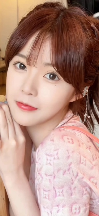 可爱甜美姐姐