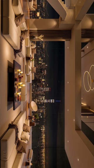 城市高楼玻璃雨