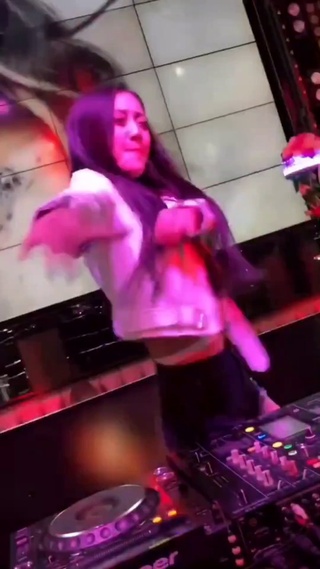 美女