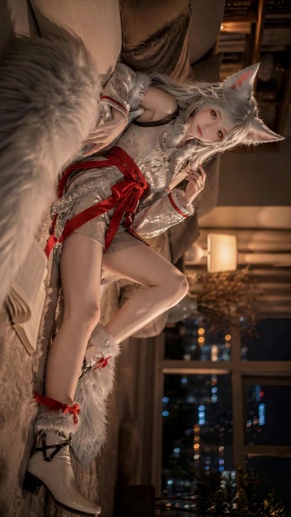 夜色居家狐耳美少女