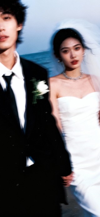 潮汐婚纱：海岸边的复古爱之诗