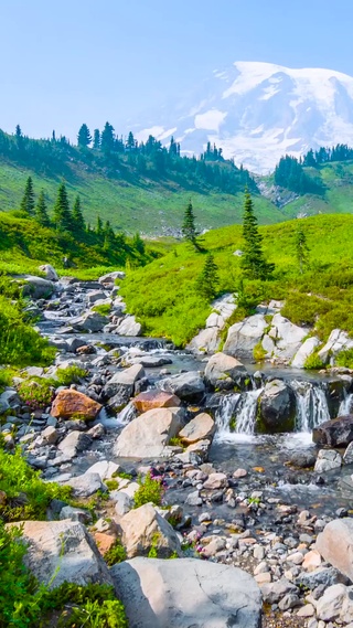 高山溪流