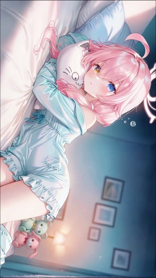 粉毛异瞳可爱萝莉